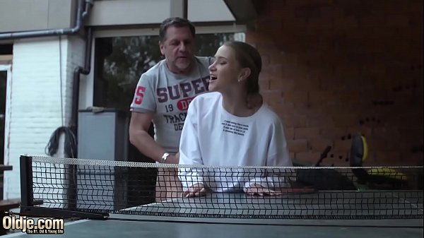 Guy_fucks sweet teen pussy hardcore and fingers herduring sex