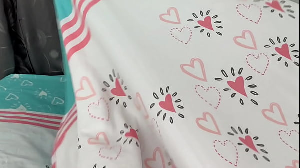 Play MP4 - VIENDO PELICULA DE TERROR CON LA CACHONDA DE MI HERMANASTRA TERMINA CALMANDO SU MIEDO SACANDOME LA LECHE