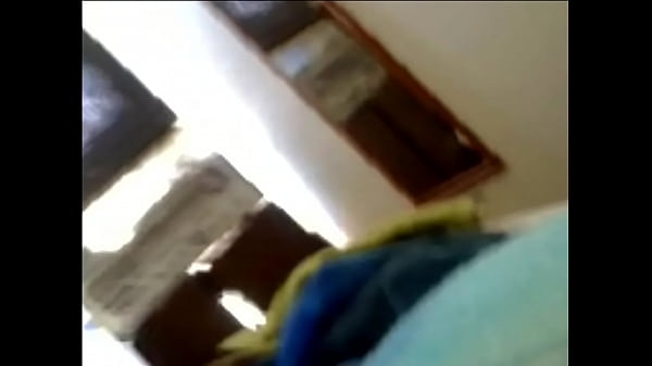 Una mamadita a escondidas 