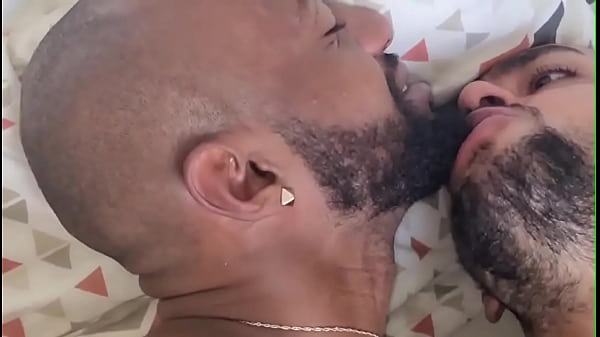 Play MP4 - &commat;DylanBarrows4  veio nos visitar levou Pauladas no cuzinho&comma; ganhou beijinhos do  &commat;socyalsemcamisa  enquando eu socava&period; Puto aguentou at&eacute; DP&period; Teve de tudo&period;