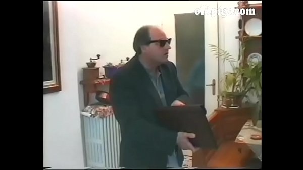 Play MP4 - Mature man shags a young slut doggystyle