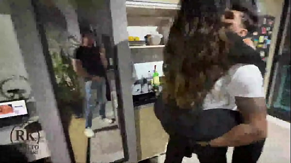 Comi gostoso a casadinha safada e muito gostosa mulher do meu chefe fui na casa do meu chefe chegando l&aacute; a esposa gostosa ficou doida pelo meu pau fudemos muito 