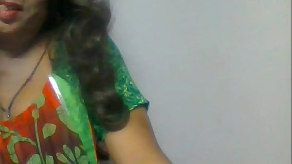 Shemale Madhu dances for customer 