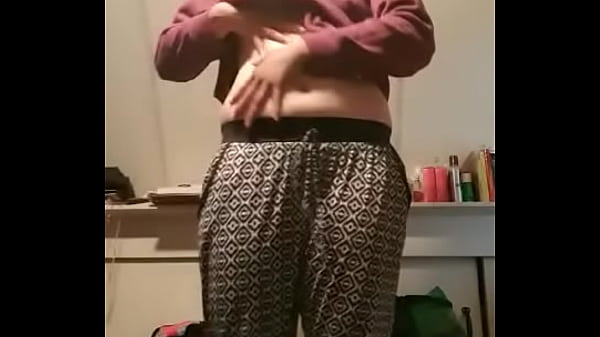 Play MP4 - Sexy girl shows her body