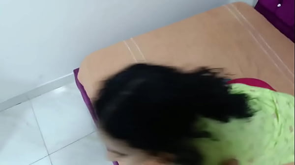 Play MP4 - Hermanastro pervertido se masturba por celos al ver a su pequena hermanastra hablando con su novio por tel&eacute;fono y la castiga - Porno en espanol