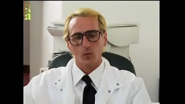 Play MP4 - Older dude seduces a young girl then fucks her in bed