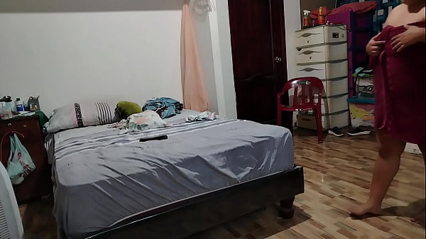 Nonton Hot Stepmom Takes A Shower To Lower The Arrachera And As She Has The House Alone She Starts Touching Her Pussy And Tits Very Rich. thumbnail