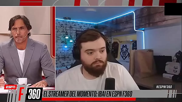 Nonton Periodista Argentino Es Cogido Por Viejo Cachondo En Directo thumbnail