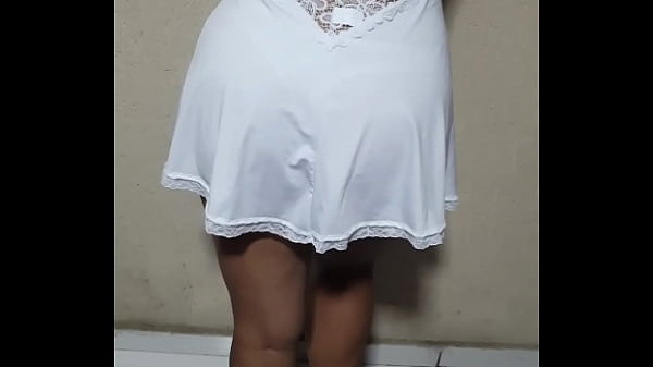 Minha esposa exibindo para amigos 