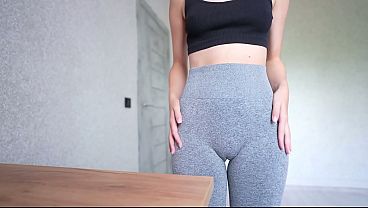 Nonton Humping Table In Tight Leggings! Gray Yoga Pants Kinky Masturbation / Rubbing Pussy Orgasm thumbnail