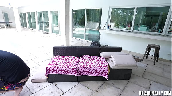 Petite Latina Eva Generosi Gets Drilled Outside And Gets A Big Creampie thumbnail