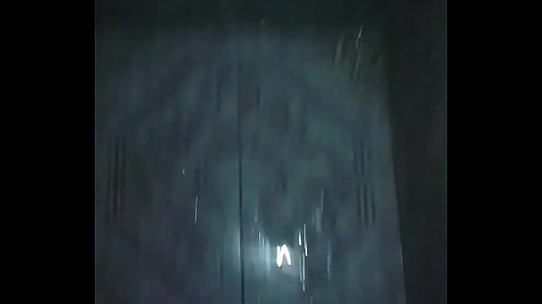 Nonton Espalhando Leite No Banho thumbnail