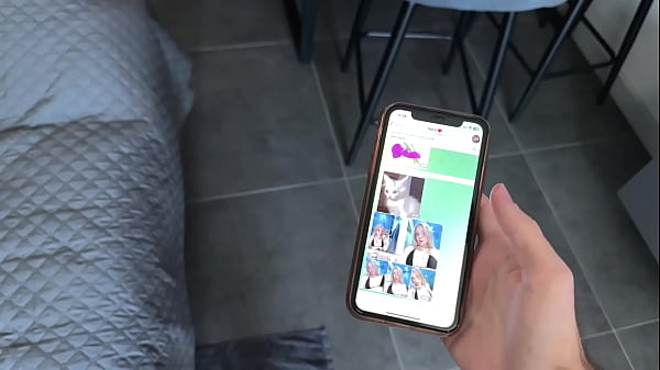 Nonton Stepsis Sent Nudes By Mistake - Her Big Tits Covered In Cum thumbnail