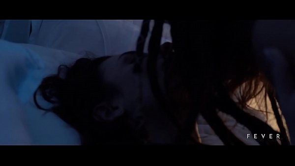 Dread Hot e Emme White_Fudendo gostoso na cama - FEVER