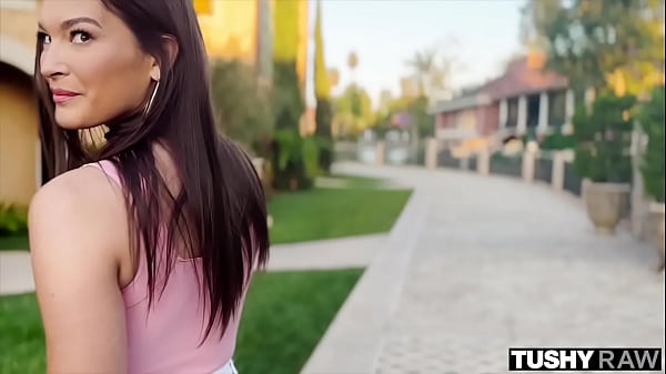 Play MP4 - TUSHYRAW Tight and lean hottie Katrina gapes wide open