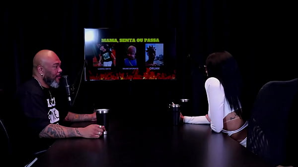 Play MP4 - Morena safada faz um stripper&comma; mostrando seus peitos e a buceta ap&oacute;s responder em quem mama&comma; senta ou passa - Leticia Braga &lpar;WATCH ON&colon; SHEER&sol;RED&rpar;