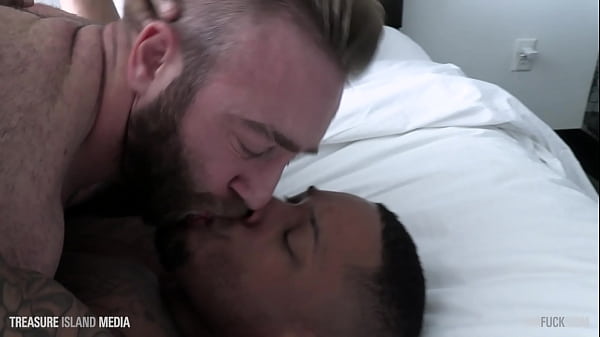 Play MP4 - Muscle bears going to pound town