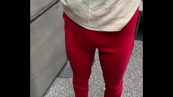 Nonton Pipi Soumise thumbnail