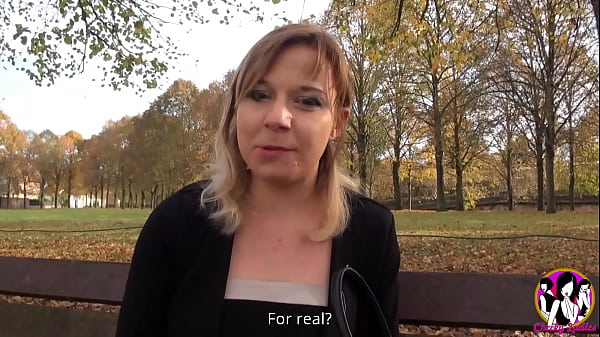 Play MP4 - First double penetration experience for stunning slut Mel