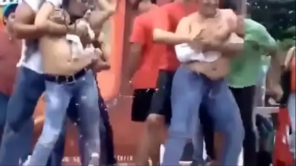 Play MP4 - Novatada de la universidad cat&oacute;lica de Guayaquil 2013 wvmvision