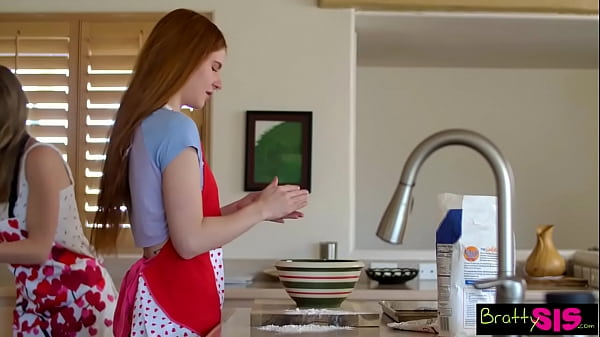 Step sisters valentines cookie s17 e4
