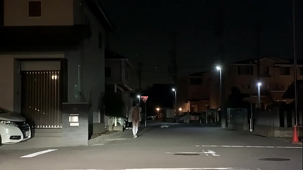 女装まゆ深夜に露出 