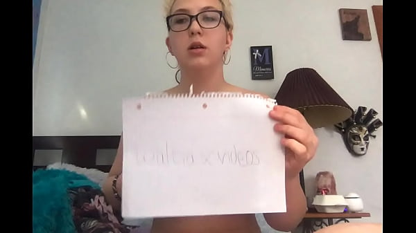 Play MP4 - svensk tjej med