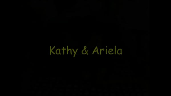 Nonton Two Sexy Lesbians Shove Vibrator Into Each Others Shaved Pussies thumbnail