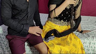 Devar Ne Bhabhi Ko Bra Pehnate Hue Hard Choda