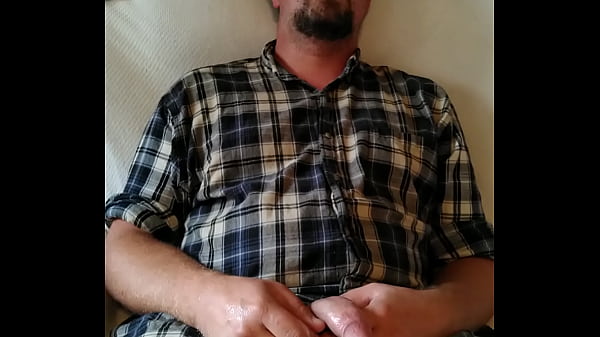 Play MP4 - BEAR MOANING LOUD WHILE IT MASTURBATES