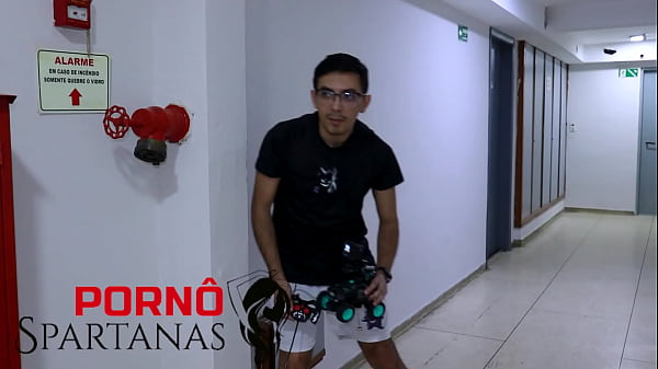 Nonton A Loirinha Cintia Mandou Seu Vizinho Vir Se Explicar thumbnail