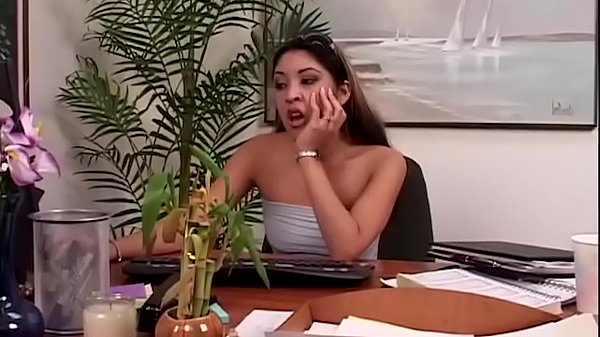 Play MP4 - She sit at work and dream of fuck