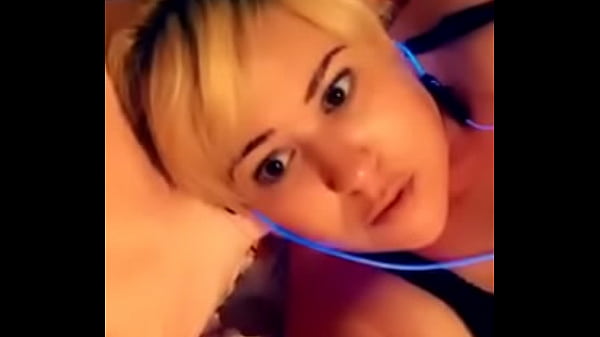 Nonton Tearing Up That Pussy thumbnail