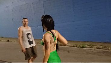 Novinha tarada viu o cora dar encima e se aproveitou e tomo um hard cor de rola