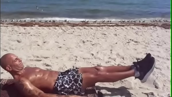 MAXXX LOADZ_WORKING_OUT AT BEACH IN_FORT LAUDERDALE_FL THE JERSEY SHORE PORNSTAR ISIN FL