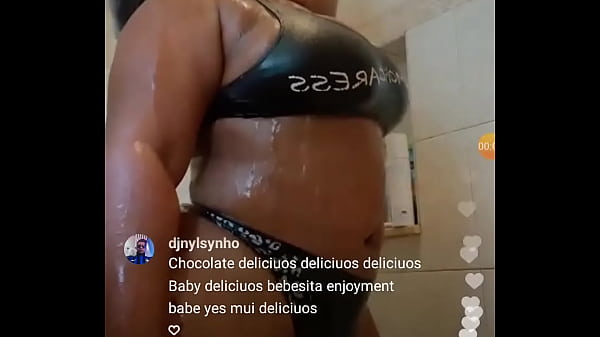 Nonton Female Cleaning Herself thumbnail