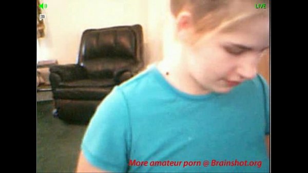 Amateur girlgives interracial blowjob on cam