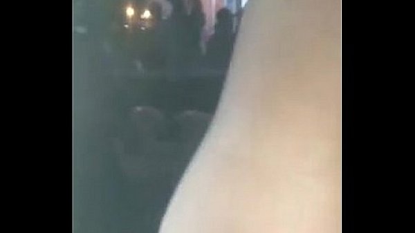 Gostosa tirando calsinha 