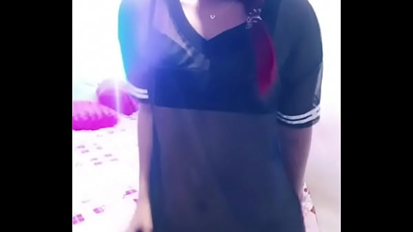 Morena exibida dan&ccedil;ando sem calcinha 