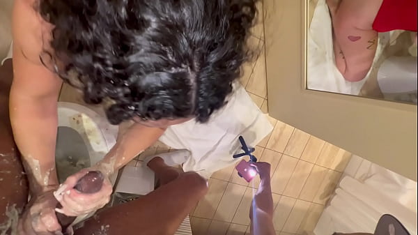 Play MP4 - Buttplug Betty gags on bbc for blumpkin