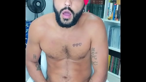 Play MP4 - Jerking off in my boyfriend's room