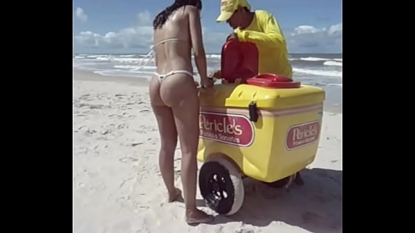 Play MP4 - Fiestacasaldf&colon; Esposa de micro bikini comprando picol&eacute;