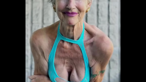 Nonton Look What My Phone Made Me? thumbnail