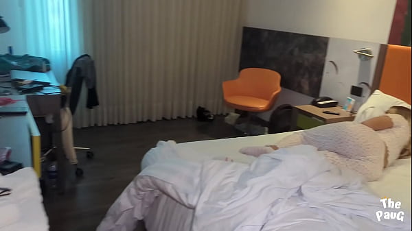 Play MP4 - MILF stepmom wakes up with her stepson's hard cock in a nice morning fuck