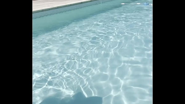 Nonton Je T'aguiche Avec Mon Petit Maillot De Bain Qui D&eacute;voile Mon Popotin. T'es Assis... thumbnail