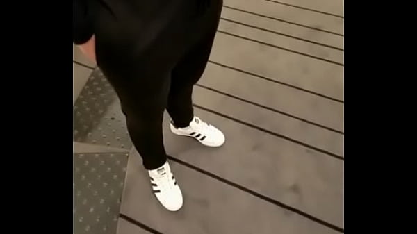 Story public voit comment je chauffe le room service 