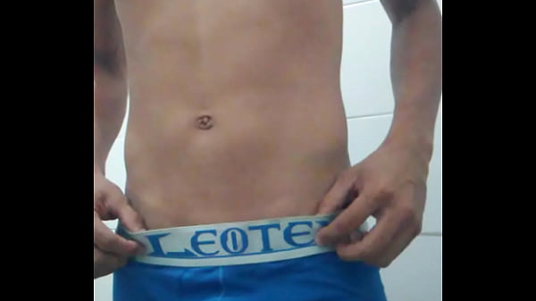 Play MP4 - Yendo a la ducha&period;