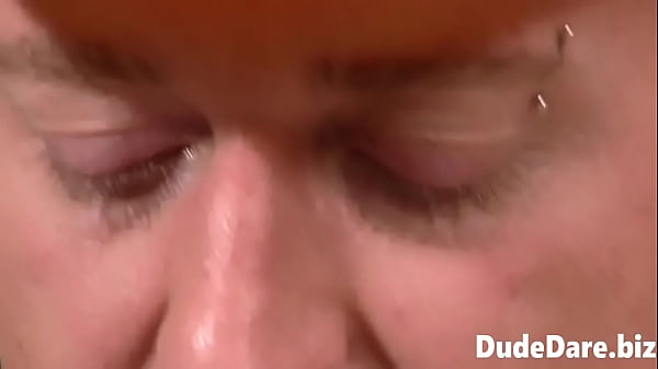 Play MP4 - Construction workers making out and masturbating erotically