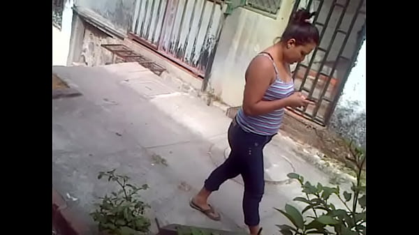 Play MP4 - paty&comma; la puta socada