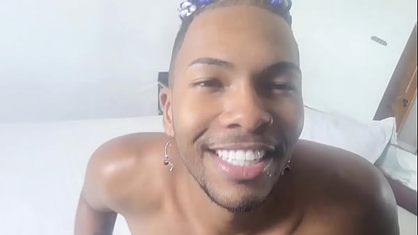 Nonton Bastidores- A Coelhinha Negra Foi O Presente De P&aacute;scoa thumbnail